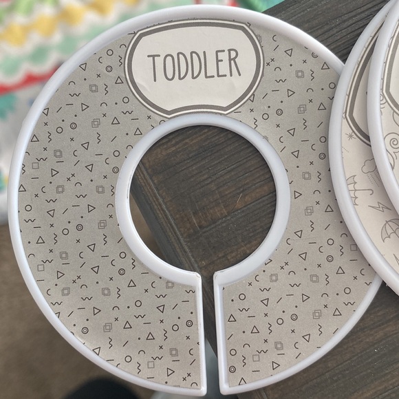 Newborn to toddler closet organizing - Picture 4 of 4